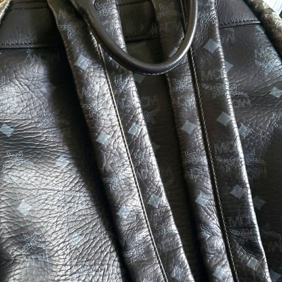 MCM Limited Edition Snake Skin Leather Backpack - Picture 5 of 17